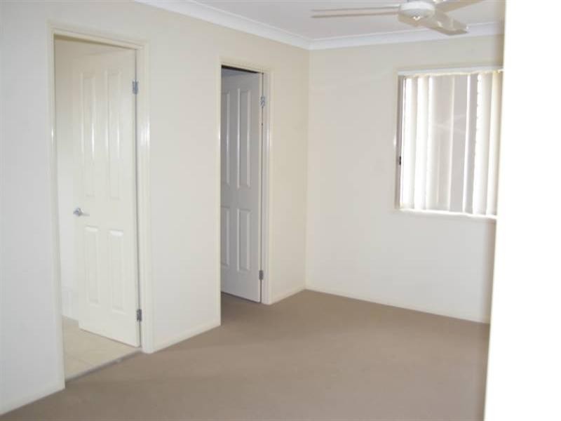 2/39 Amity Drive, Rothwell QLD 4022