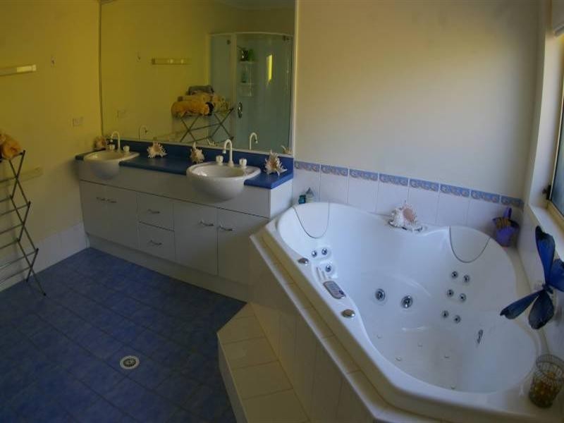 20 Clair Avenue, Deception Bay QLD 4508