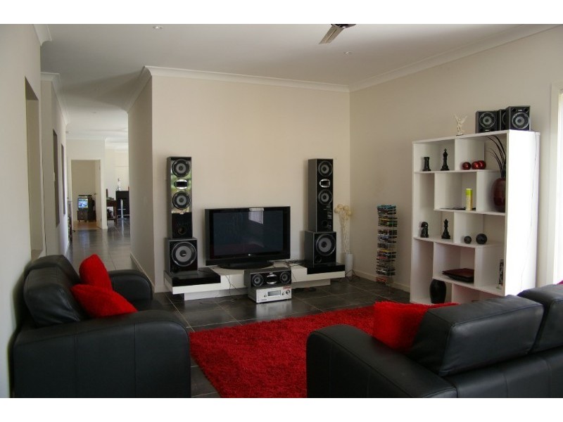 33 Lisa Street, Deception Bay QLD 4508
