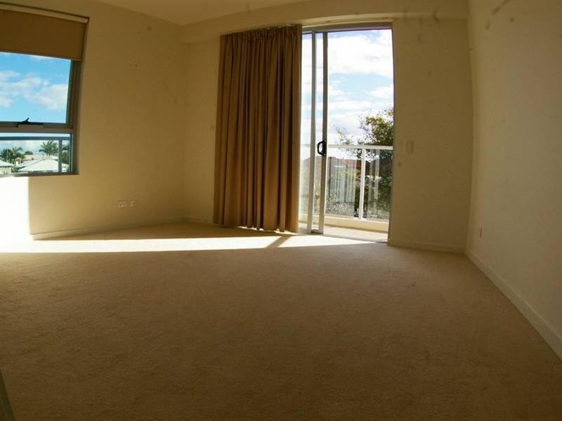 8/142-146 Prince Edward Parade, Scarborough QLD 4020