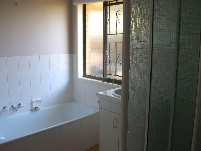 106 Cambridge Street, Rothwell QLD 4022