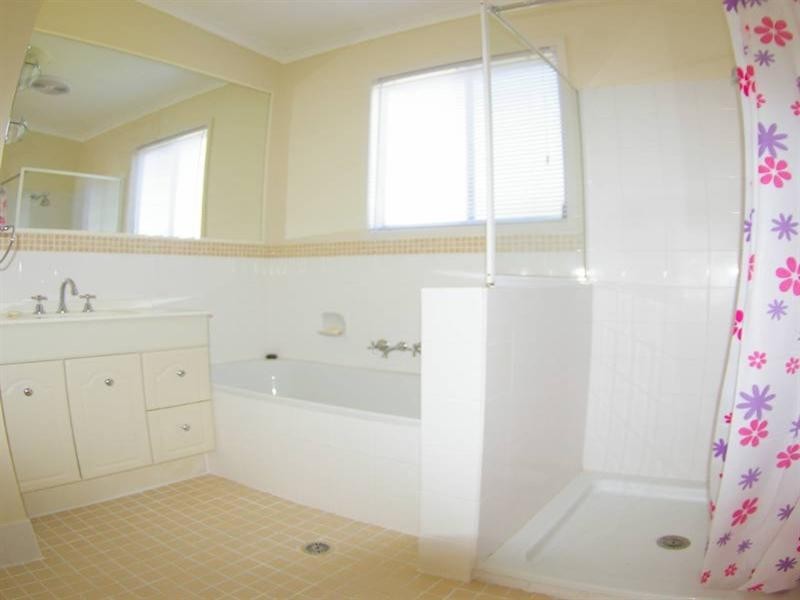 3 Old Bay Road, Deception Bay QLD 4508