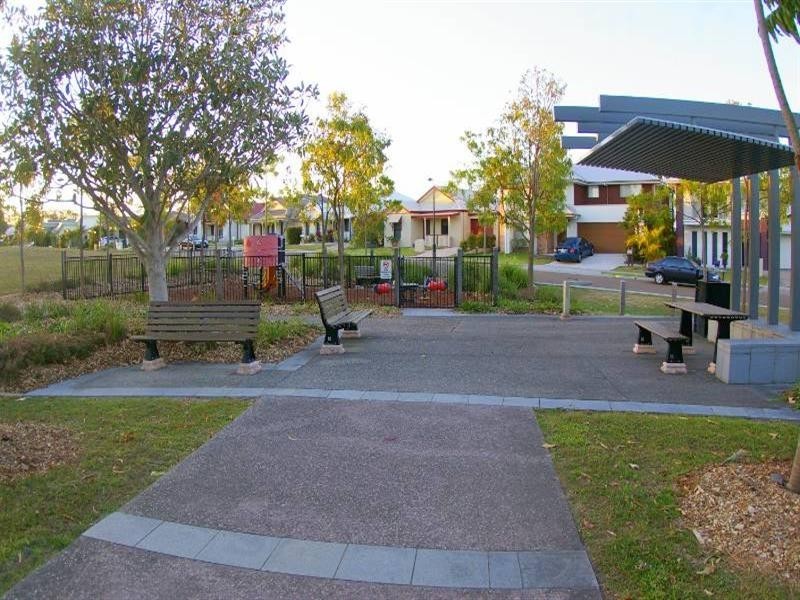 16 Echidna Parade, North Lakes QLD 4509