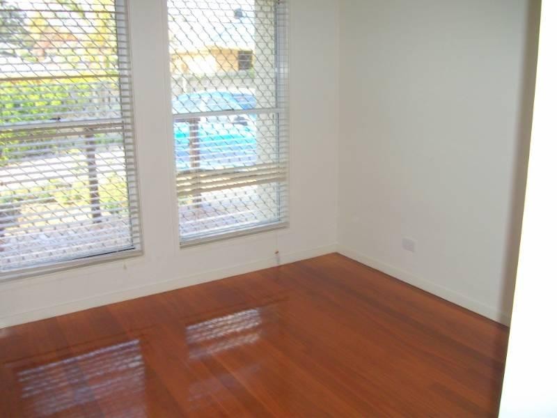 1/12 College Road, Clontarf QLD 4019