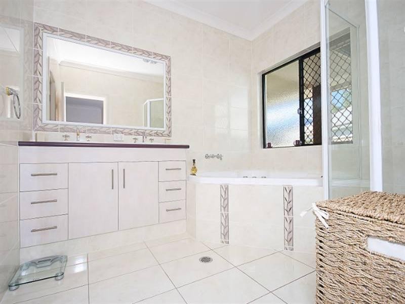 7 Lagoon Court, Murrumba Downs QLD 4503