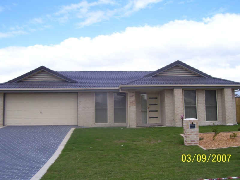 6 Pinegrove Drive, Morayfield QLD 4506