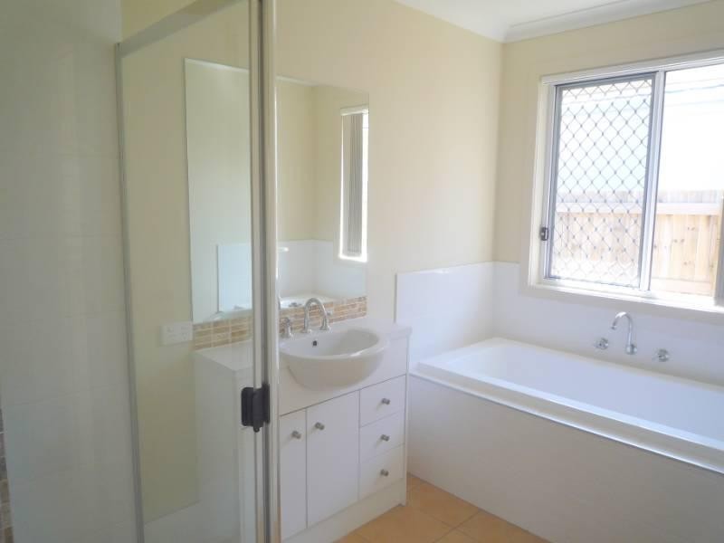 73 Sandstone Boulevard, Ningi QLD 4511