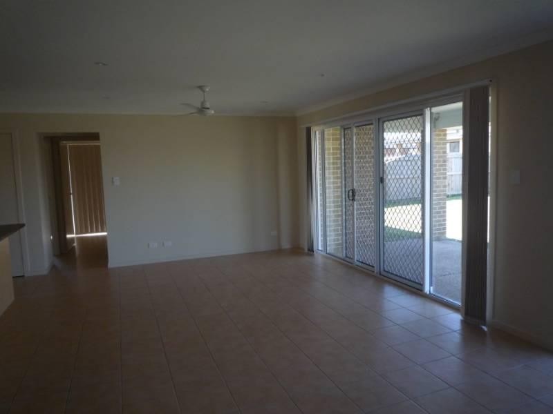 73 Sandstone Boulevard, Ningi QLD 4511