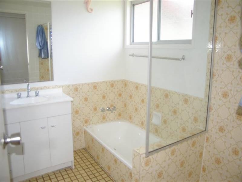 10 Parsons Street, Rothwell QLD 4022