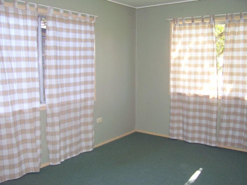 18 Windsor Place, Deception Bay QLD 4508
