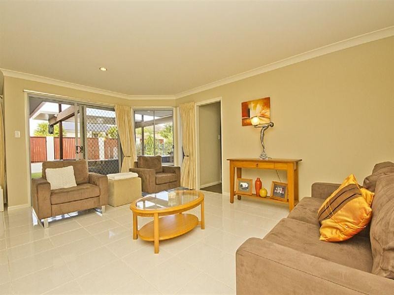 6 Wellington Road, Murrumba Downs QLD 4503