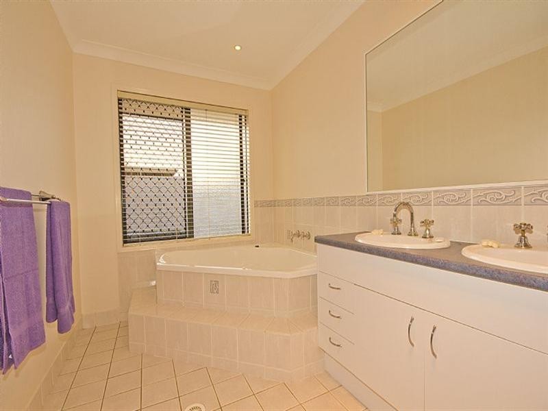 19 Clair Avenue, Deception Bay QLD 4508