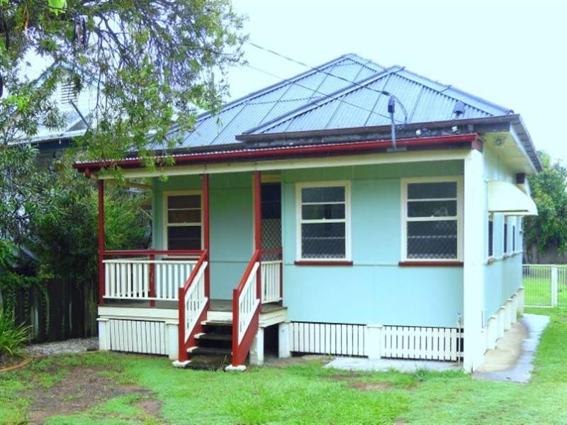 17 Short Street, Woody Point QLD 4019