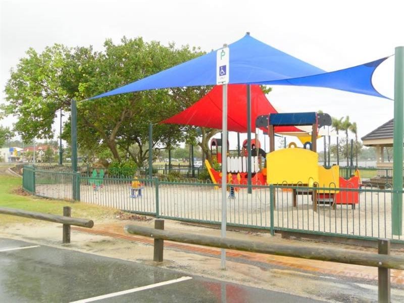 17 Short Street, Woody Point QLD 4019