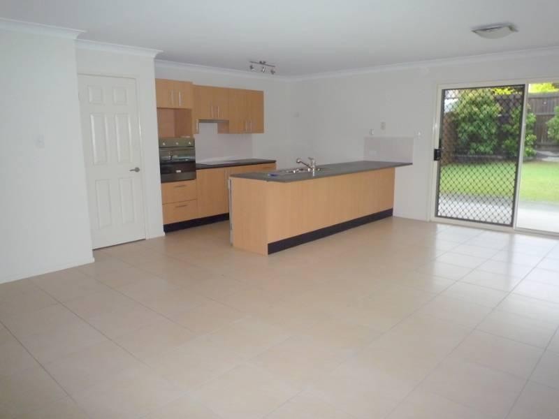 2/9 Lady Bowen Parade, Rothwell QLD 4022