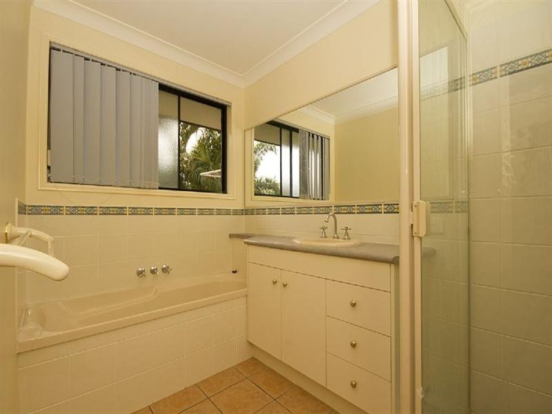 33 Finnegan Street, Rothwell QLD 4022