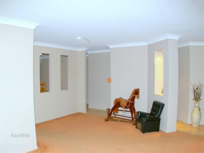 27 Cooksland Crescent, North Lakes QLD 4509