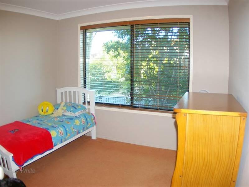 27 Cooksland Crescent, North Lakes QLD 4509