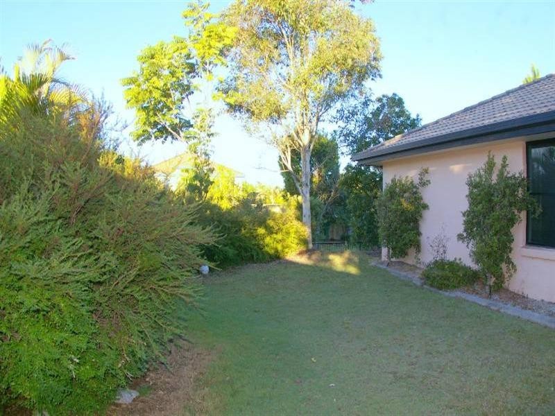 27 Cooksland Crescent, North Lakes QLD 4509