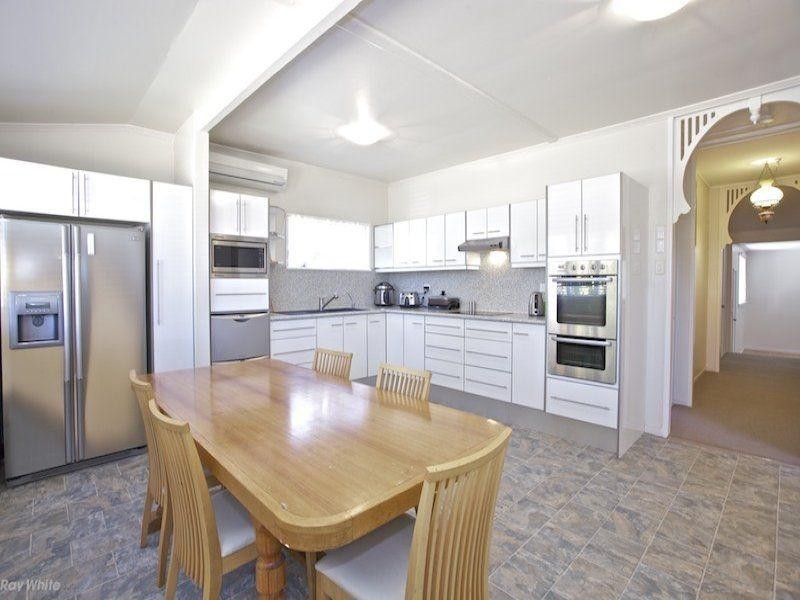 18 Herbert Street, Brighton QLD 4017