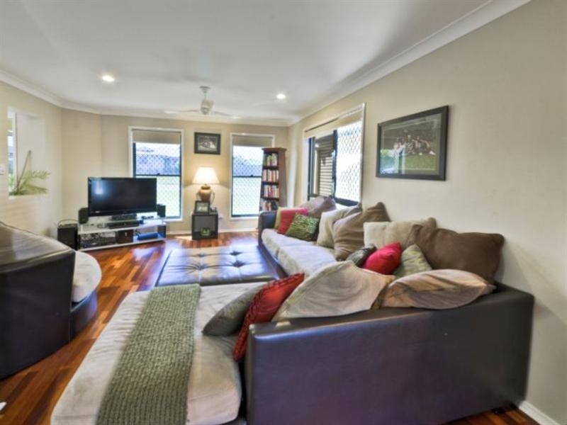 9 Cairns Crescent, Deception Bay QLD 4508