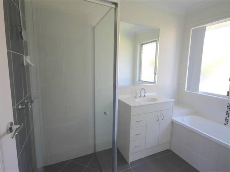 9 Robyn Close, Deception Bay QLD 4508