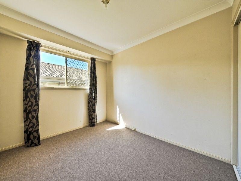 4/4 Wattle Road, Rothwell QLD 4022