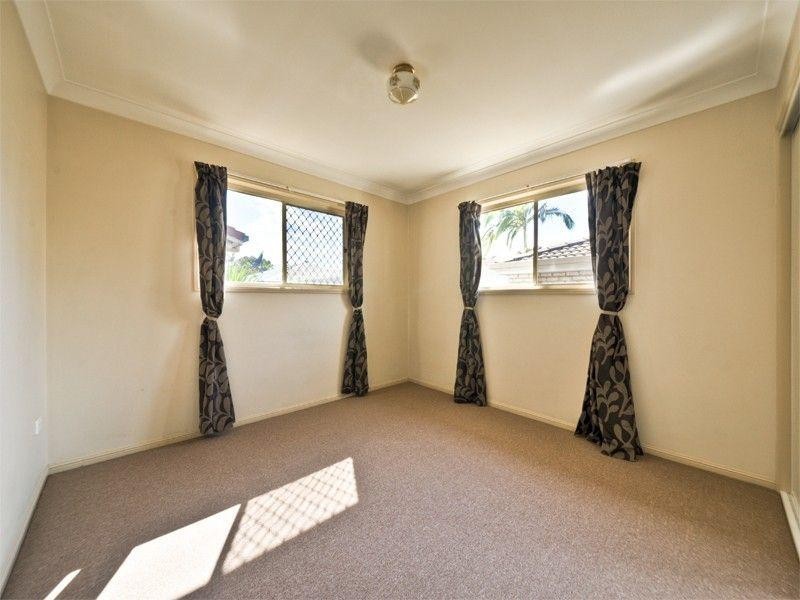 4/4 Wattle Road, Rothwell QLD 4022