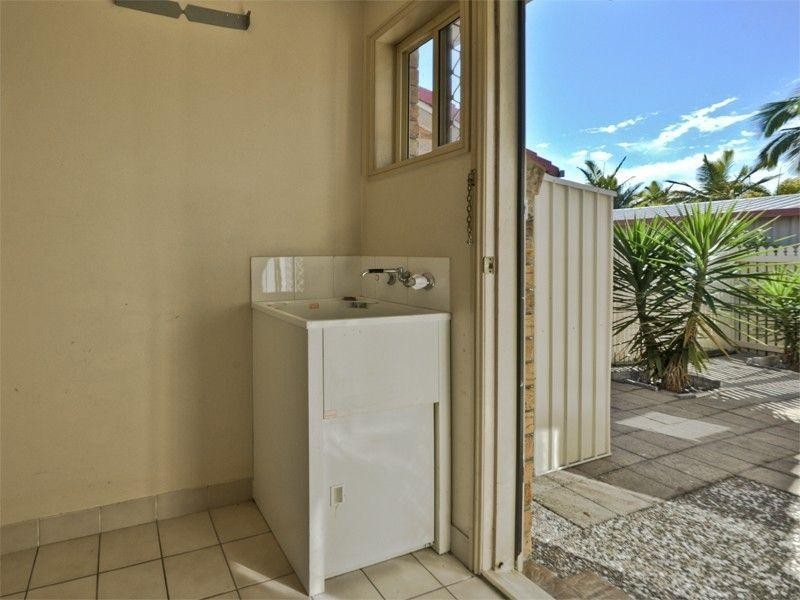 4/4 Wattle Road, Rothwell QLD 4022