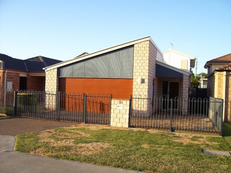 10 Gale Street, Redcliffe QLD 4020