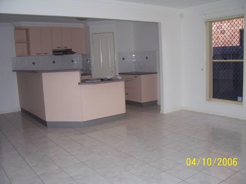 10 Gale Street, Redcliffe QLD 4020