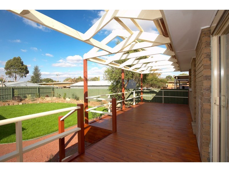 72 Station Road, Melton VIC 3337