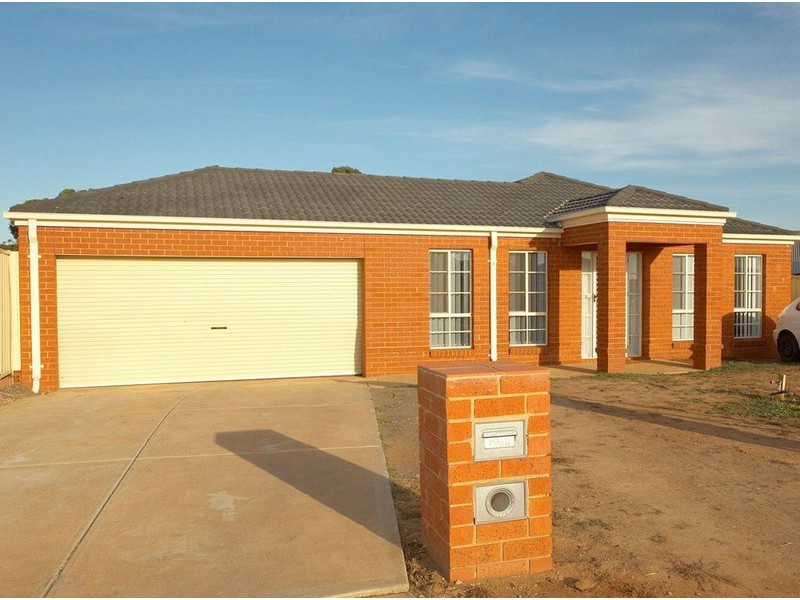 2 Brazil Court, Melton West VIC 3337