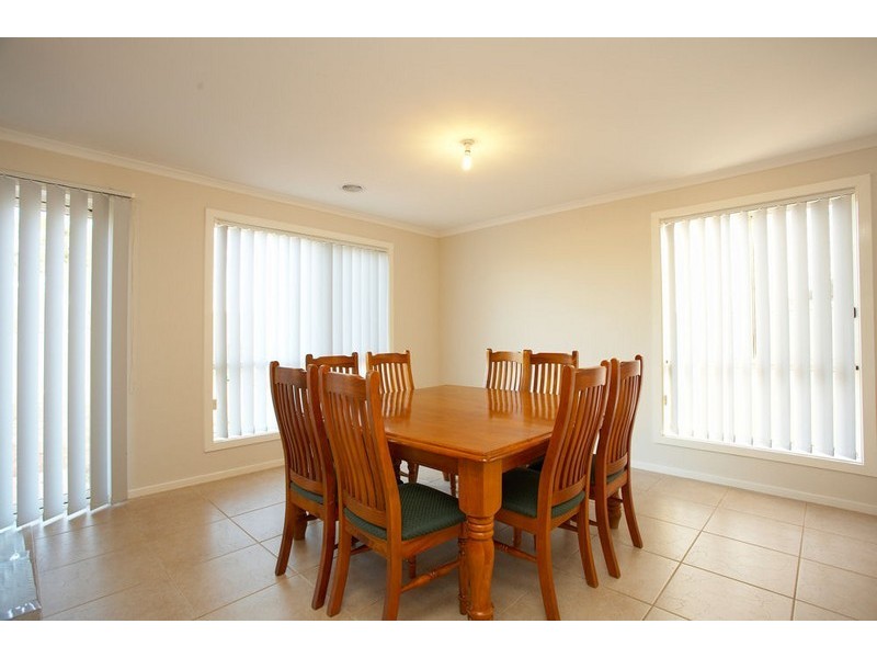 2 Brazil Court, Melton West VIC 3337