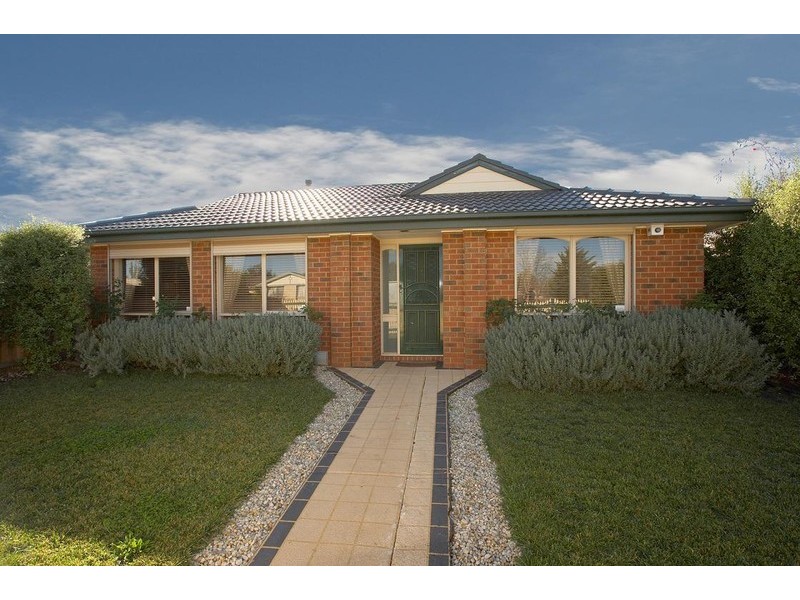 34 Blackdog Drive, Melton South VIC 3338