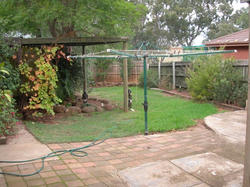 3 Manson Drive, Melton South VIC 3338