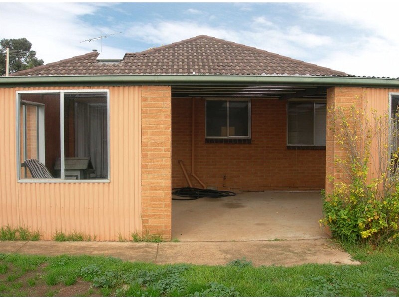 42 Vista Drive, Melton VIC 3337