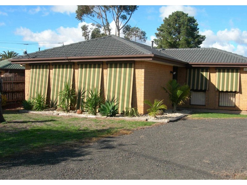 17 Risson Street, Melton South VIC 3338