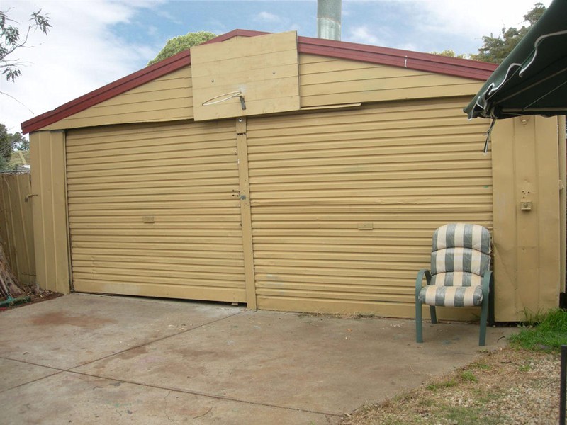 68 Hume Avenue, Melton South VIC 3338