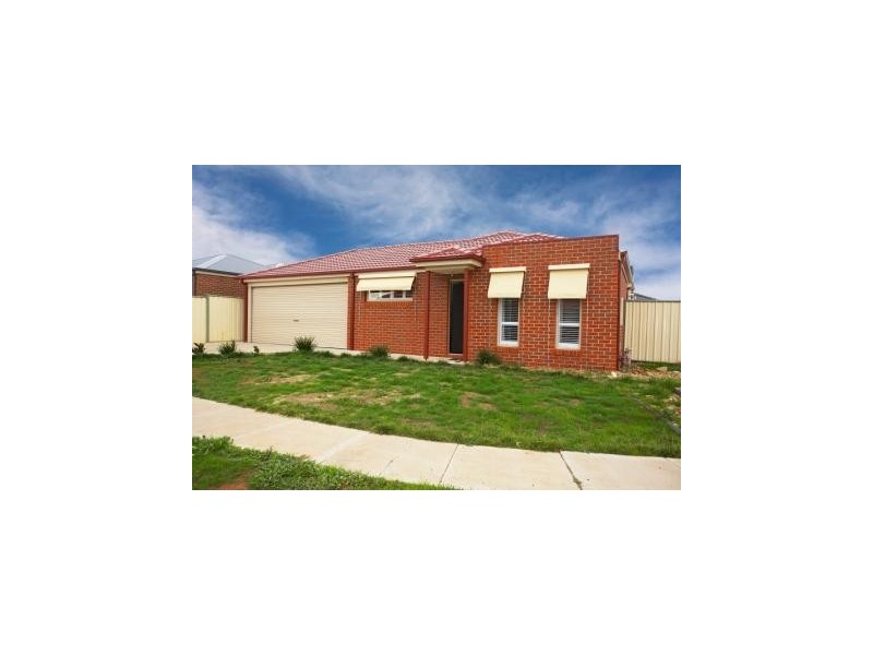 5 Lomandra Bowl, Melton West VIC 3337