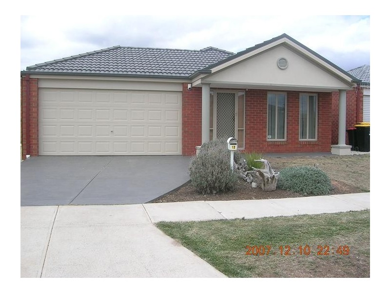 12 Sunderland Way, Melton West VIC 3337
