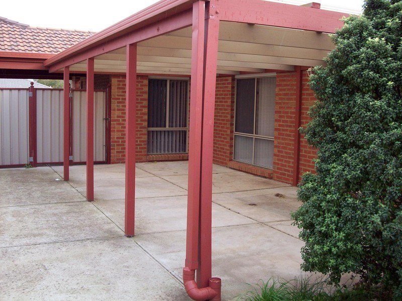 12 Regal Court, Melton VIC 3337