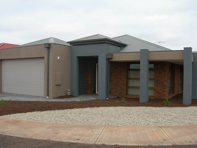 9 Sutton Grove, Melton West VIC 3337