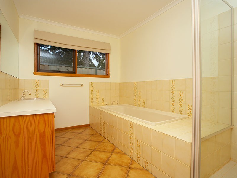 5 Mirboo Court, Melton VIC 3337