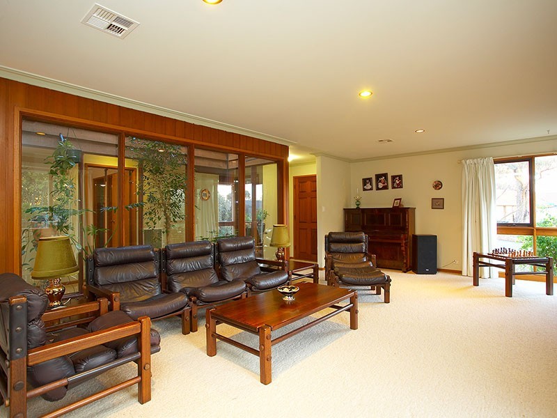 5 Mirboo Court, Melton VIC 3337