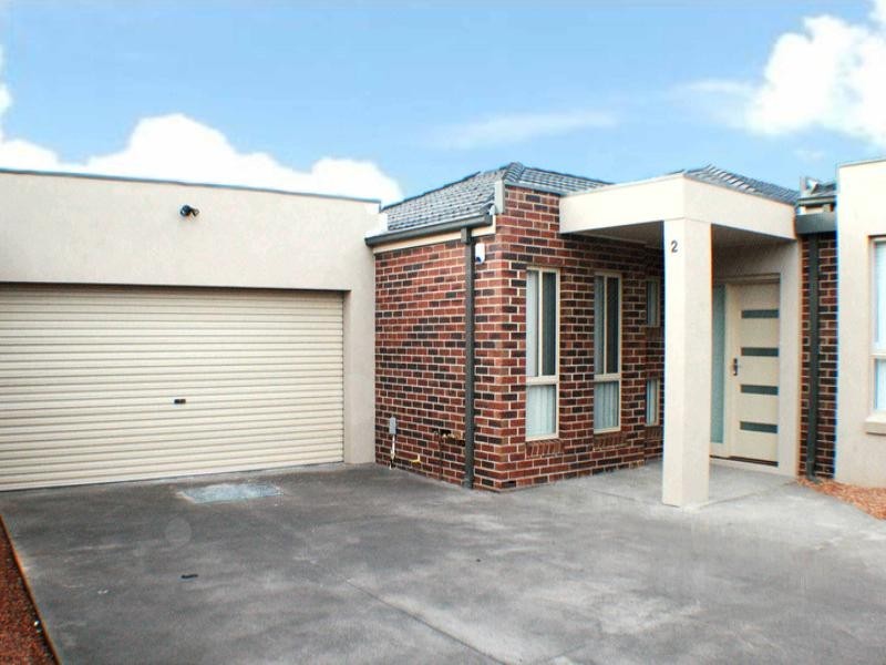 2/37 Lomandra Bowl, Melton VIC 3337