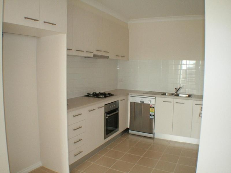 2/37 Lomandra Bowl, Melton VIC 3337