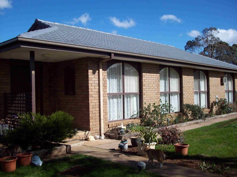 6 Berkley Place, Melton VIC 3337