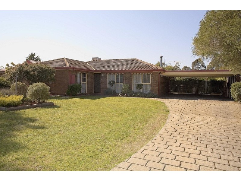 11 Catalina Place, Melton VIC 3337