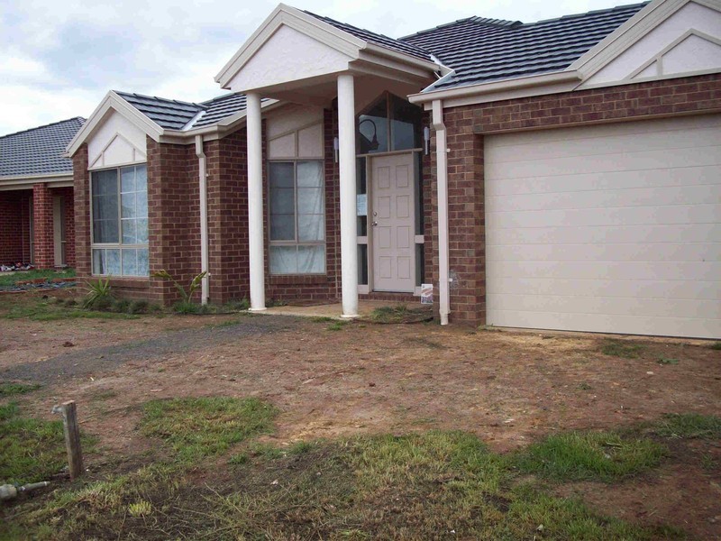 24 Scarborough Crescent, Melton VIC 3337